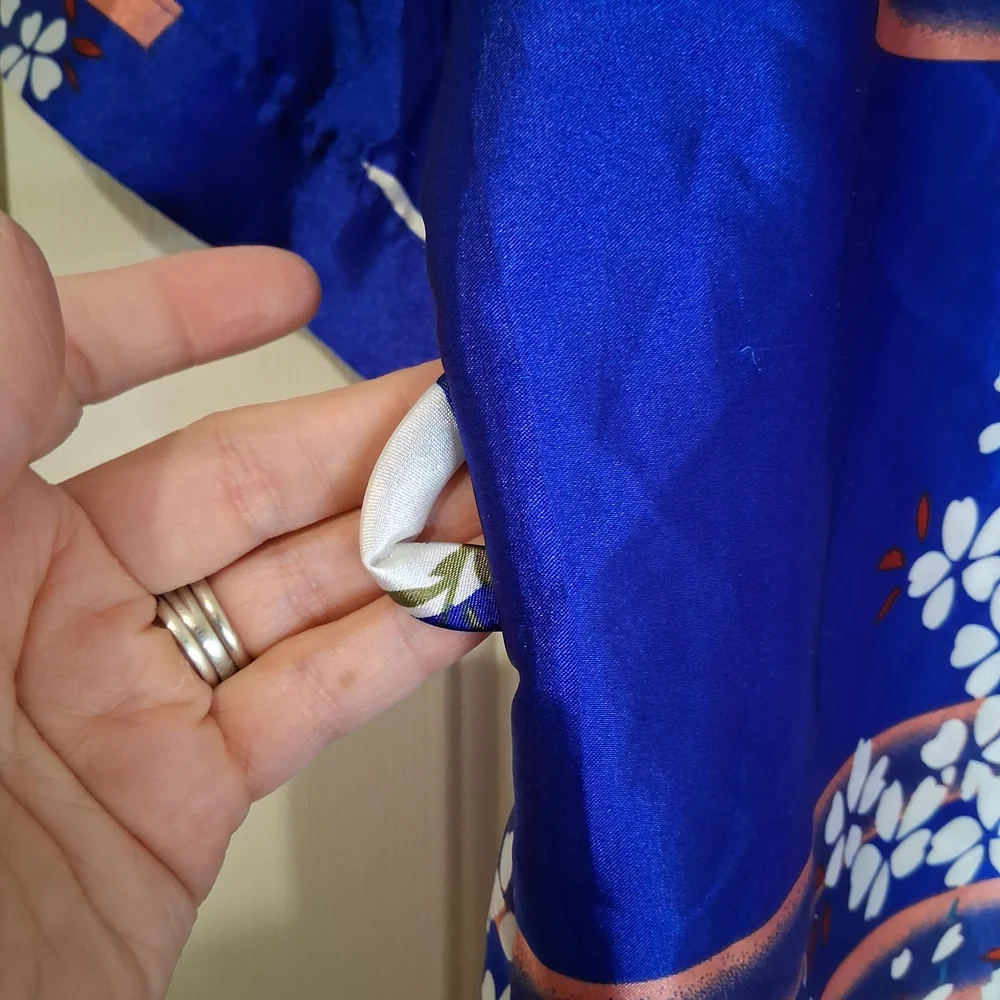 Royal Blue Satin Kimono Jacket with Geisha Print - Picture 13 of 15